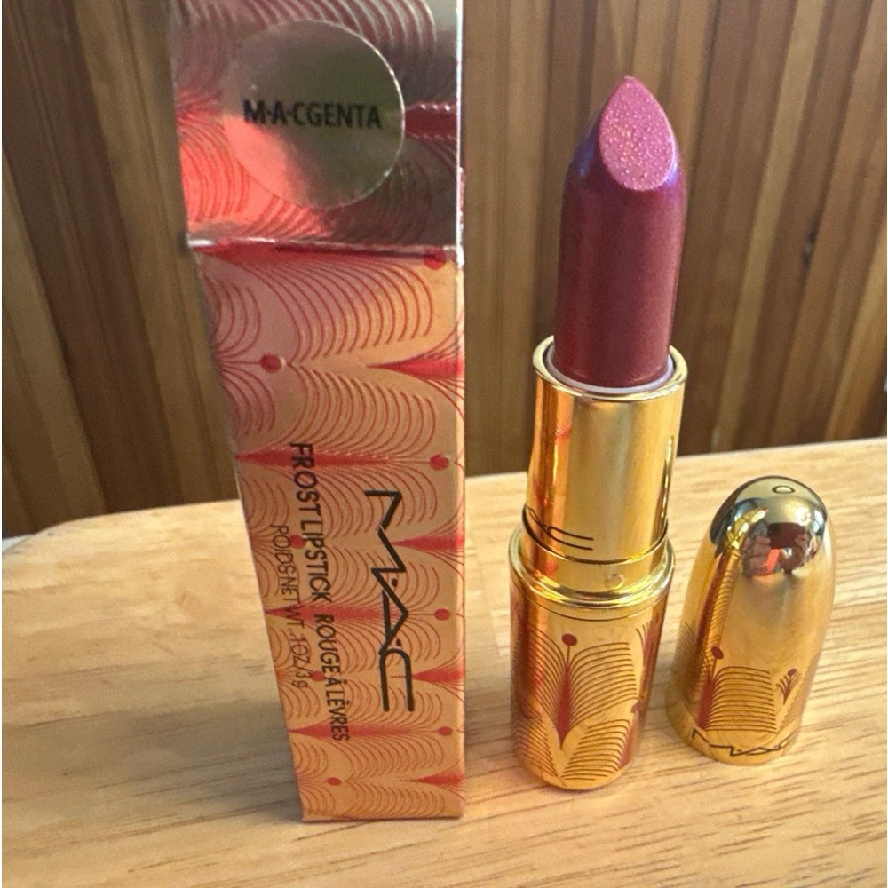 MAC lipstick MACGENTA frost